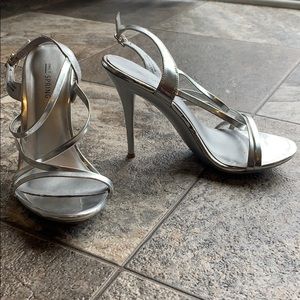 4 inch Silver formal heels size 7.5